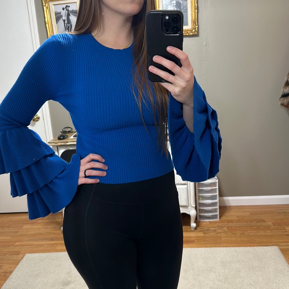 Blue Bell-Sleeve